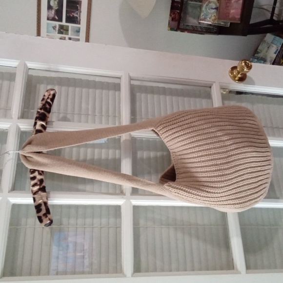 NWOT Cute Boho shoulder bag with snap closure - Picture 2 of 6